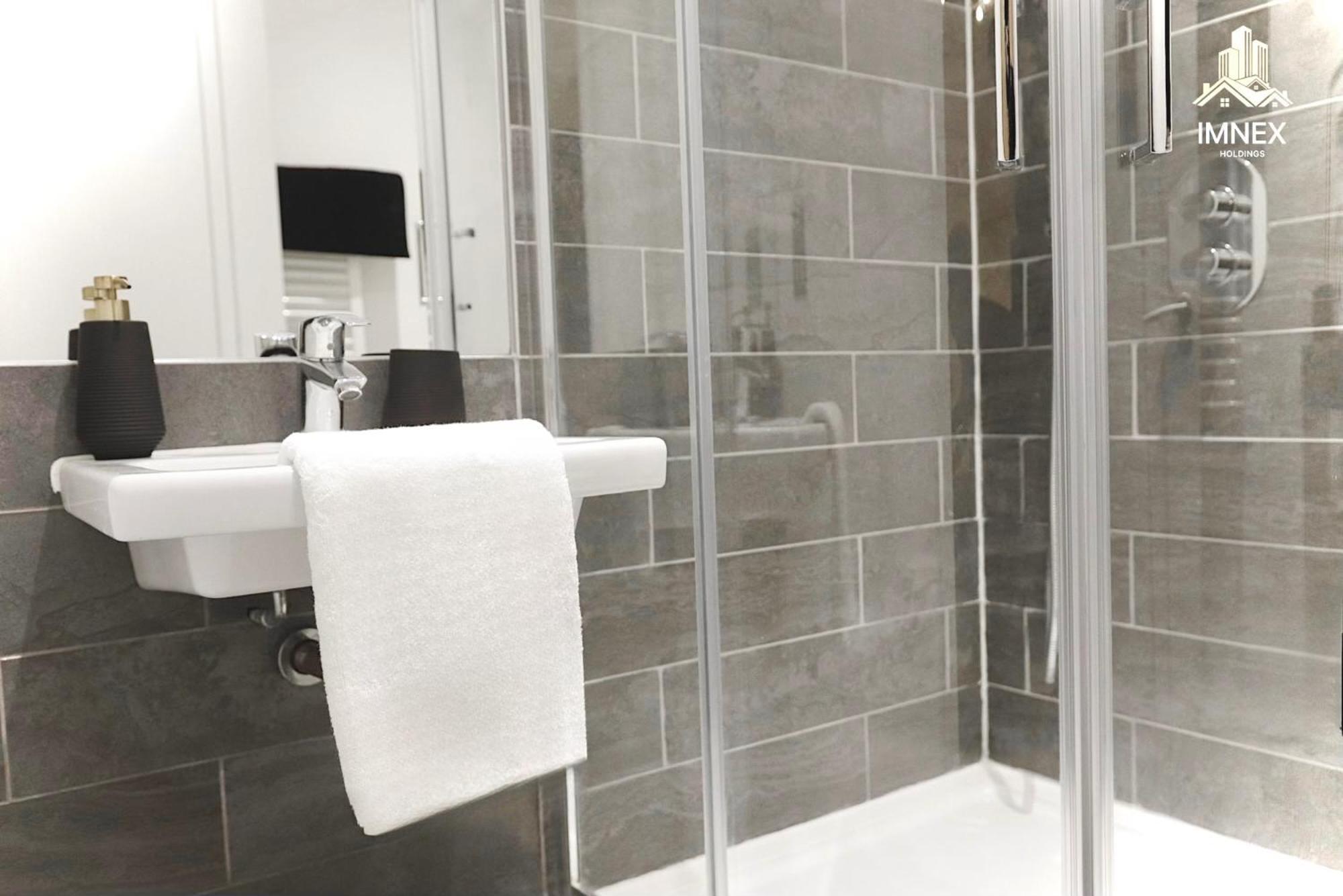 2Br Luxury Flat Belfast City Centre , Free Snacks & Free Netflix Екстериор снимка